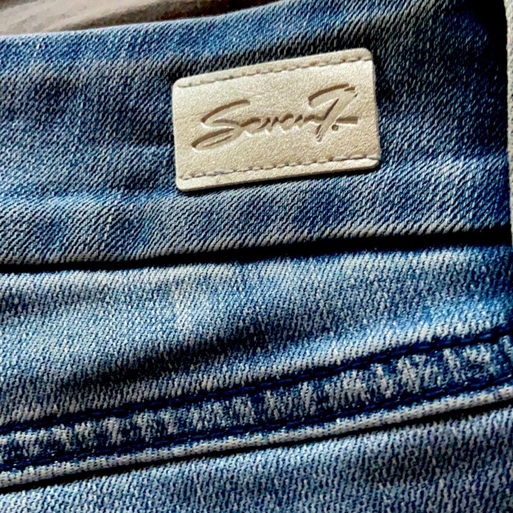 Seven7 SIZE 8 stretchy Jeans Only tried on never Worn!